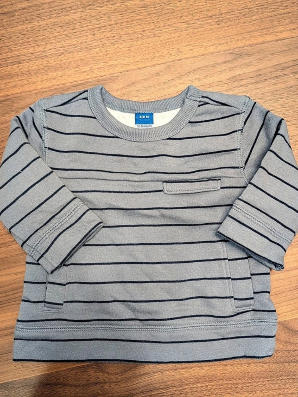 Old Navy Striped Long Sleeve Tee in Gray Size 3-6M